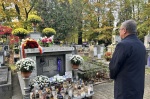 marszałek nad grobem rodziny wojtyłów